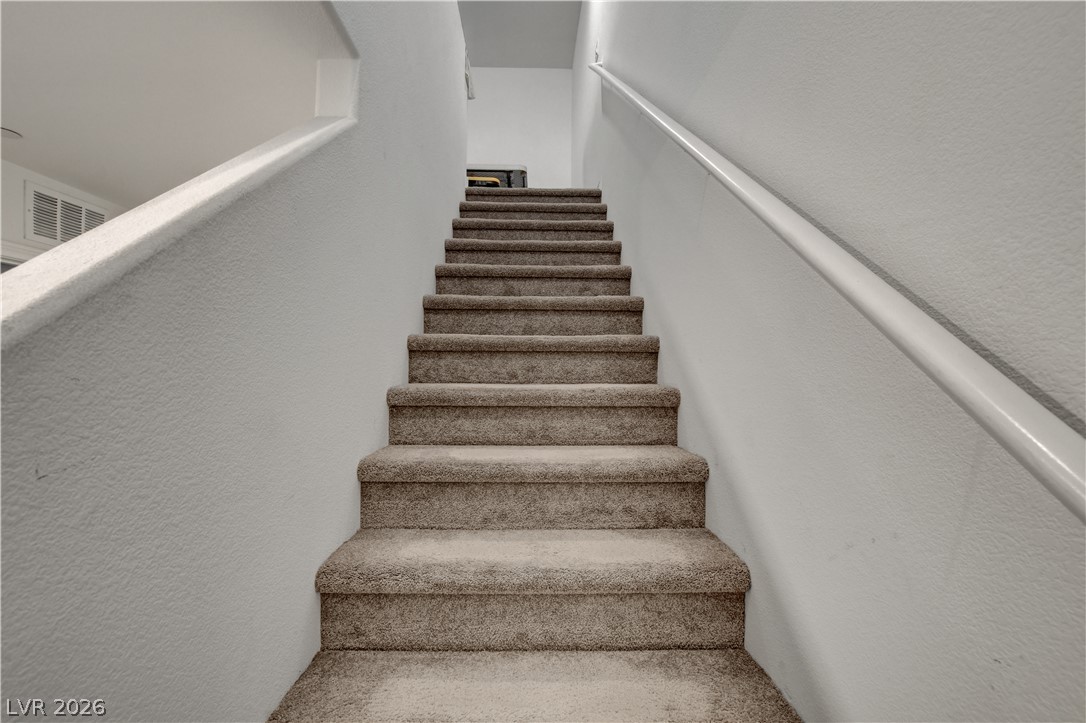 5226 Steep Cliffs Avenue Property Photo 14