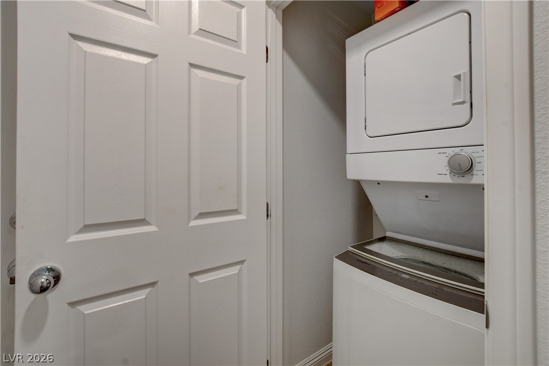 5226 Steep Cliffs Avenue Property Photo 14