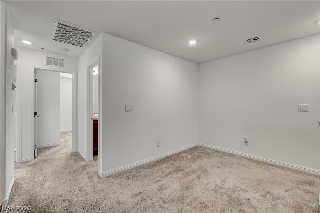 5226 Steep Cliffs Avenue Property Photo 16