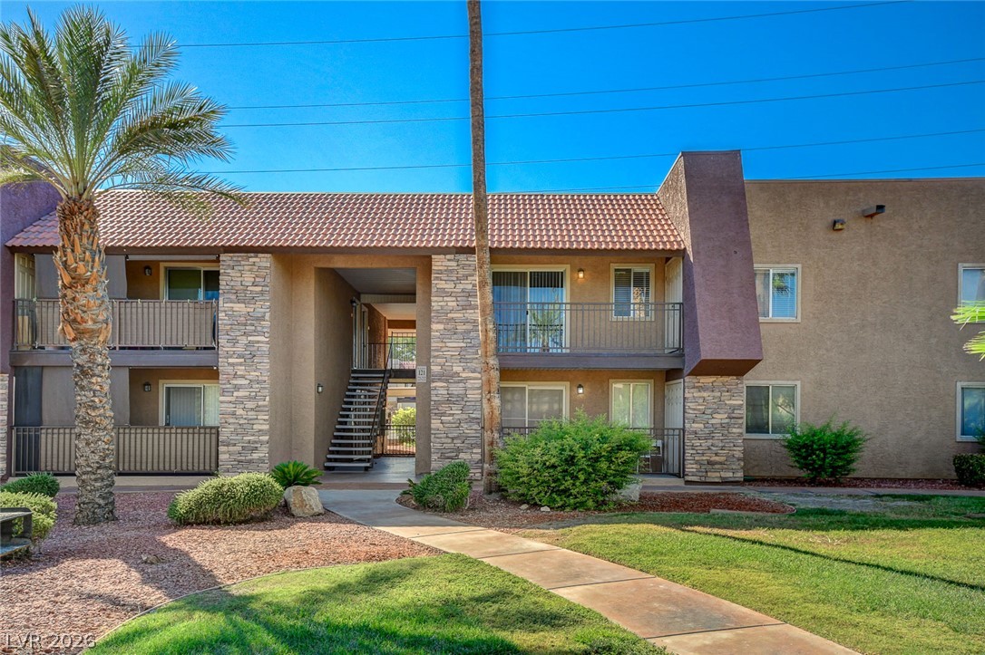 5116 River Glen Drive 228 Property Photo 1