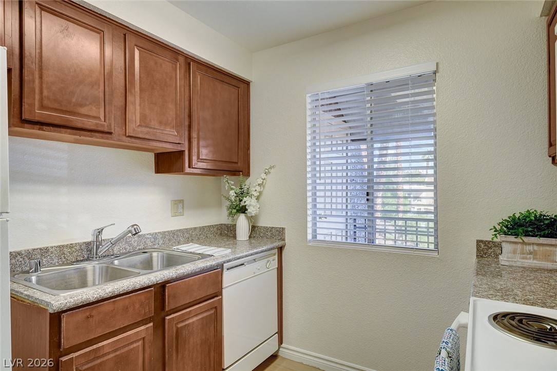 5116 River Glen Drive 228 Property Photo 29