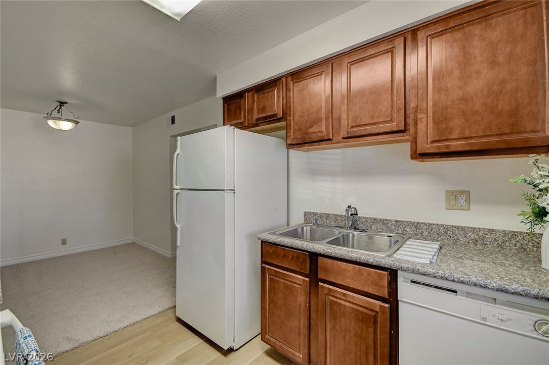 5116 River Glen Drive 228 Property Photo 32