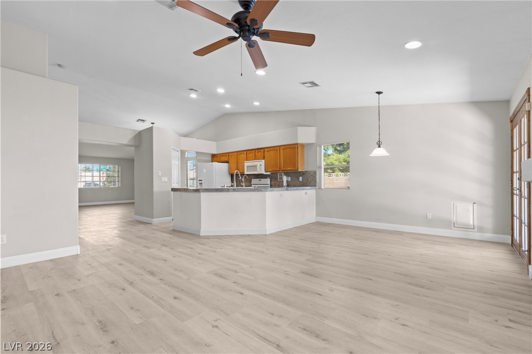 7832 Sun Lemon Court Property Photo 8