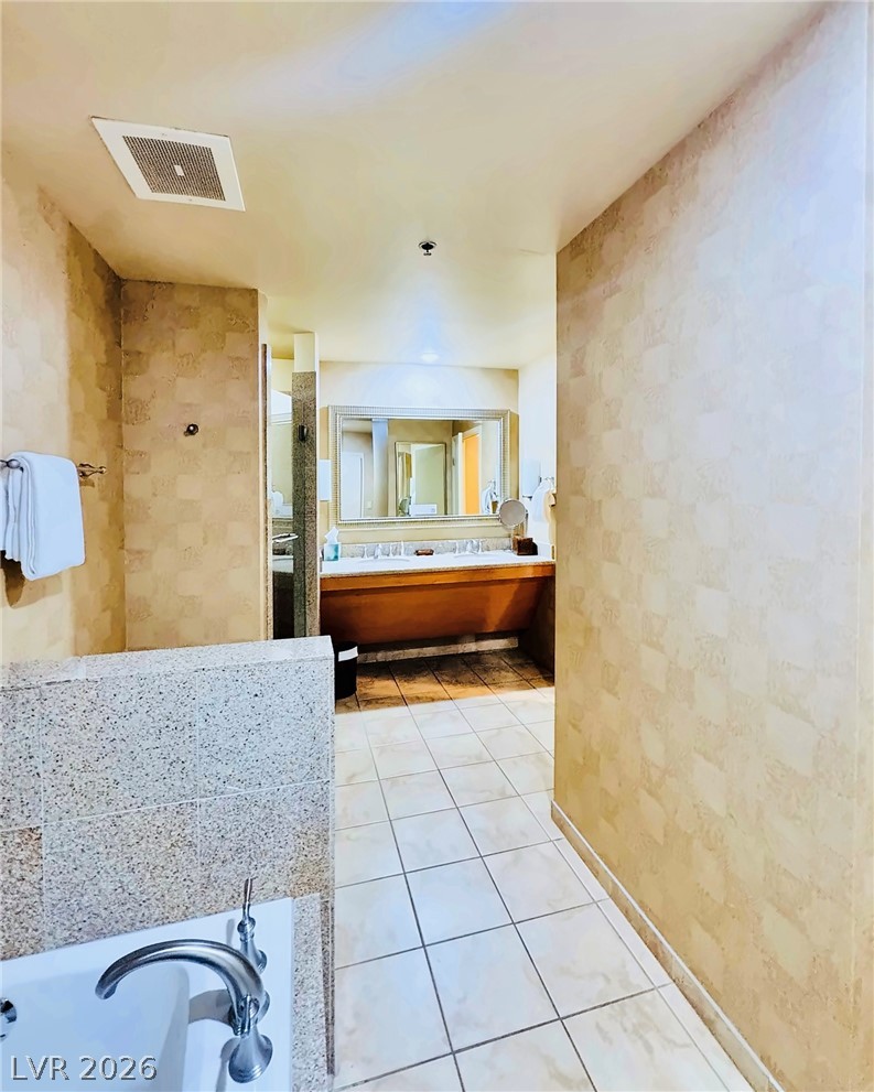 211 East Flamingo Road 714 Property Photo 15