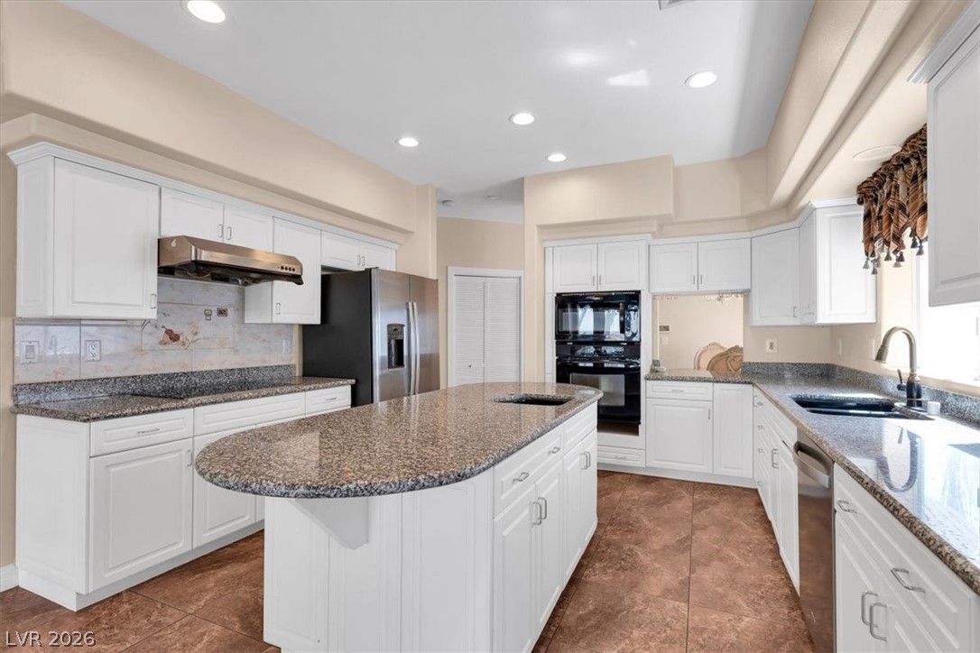 7956 Marbella Circle Property Photo 7