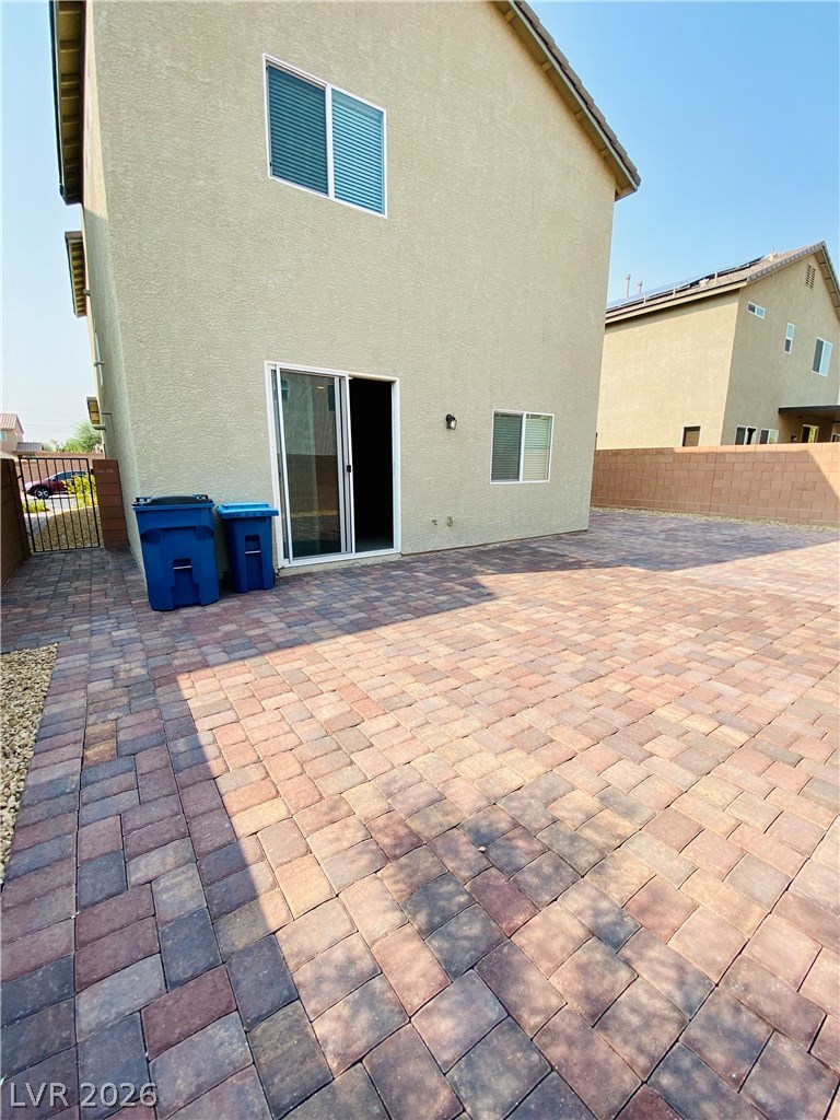 7728 Gallego Plains Drive Property Photo 9