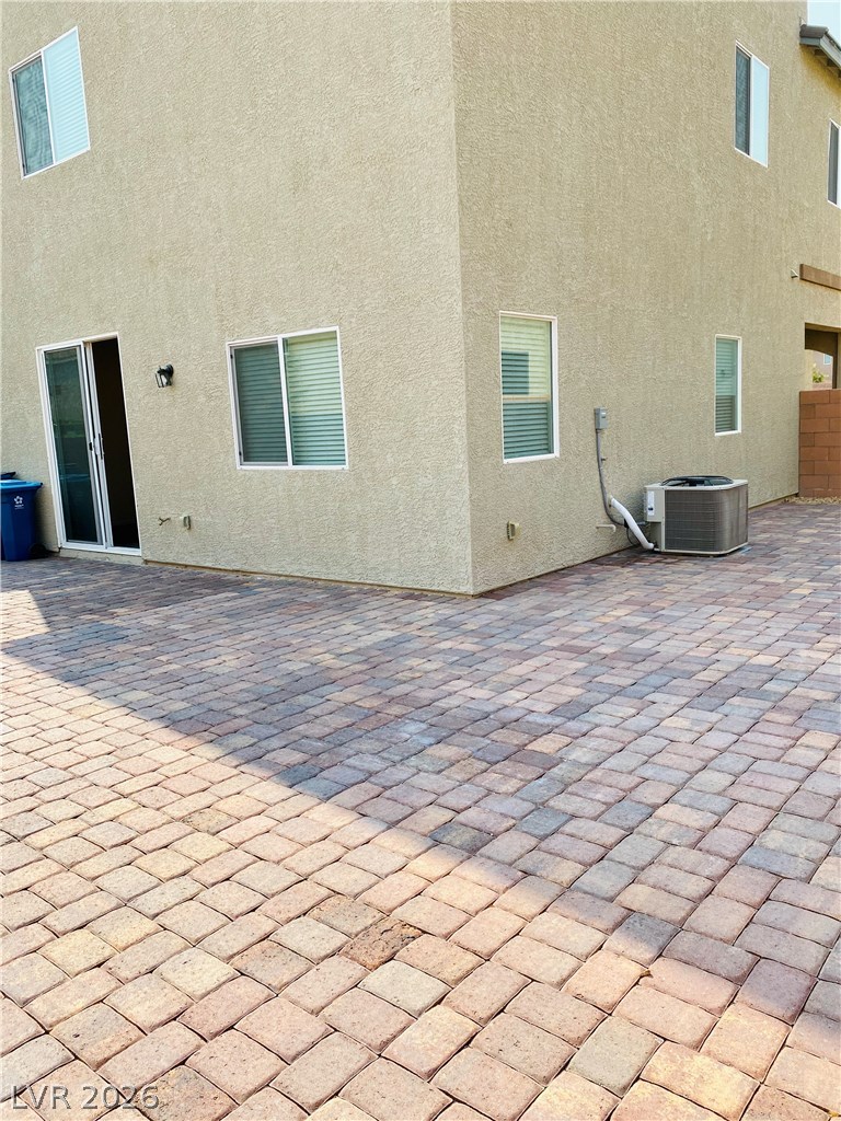 7728 Gallego Plains Drive Property Photo 10