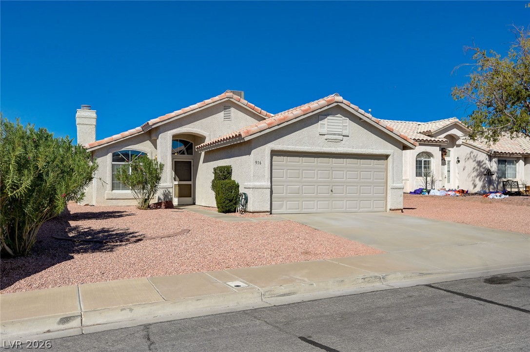 916 Blue Arroyo Drive Property Photo 5