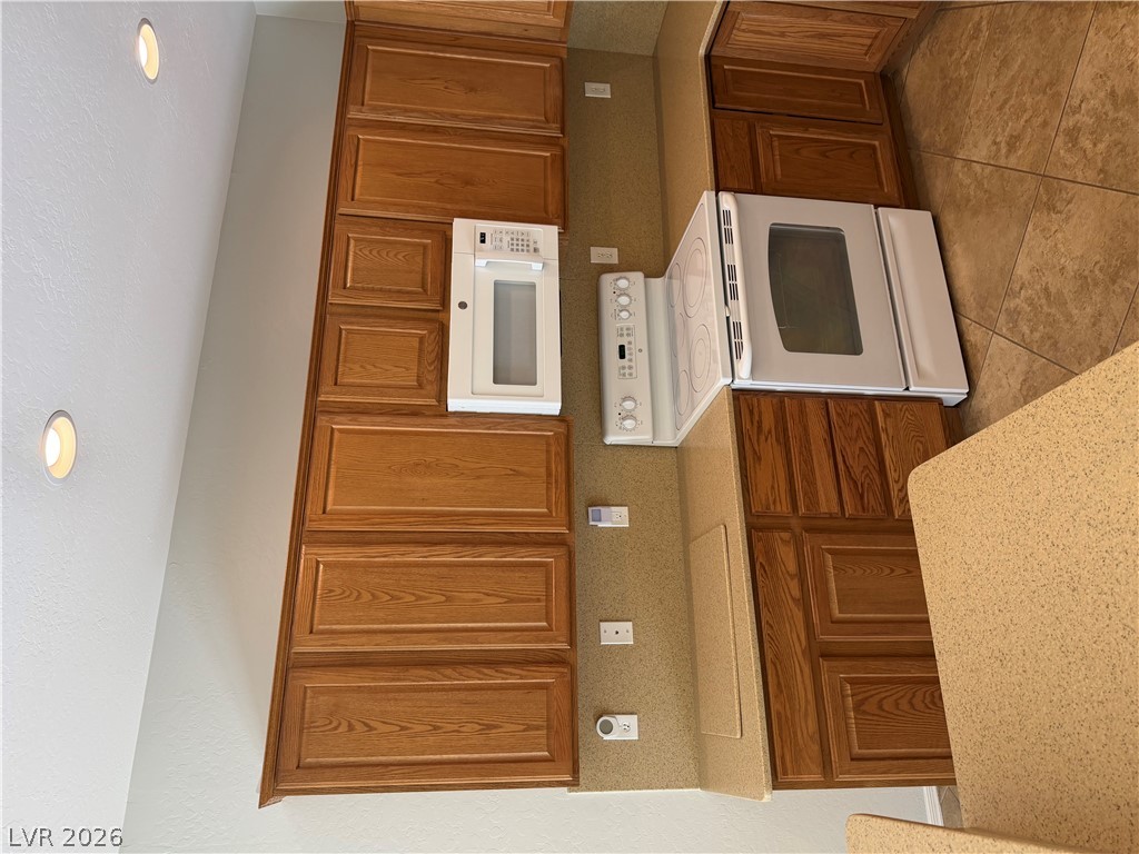 2503 Erastus Drive Property Photo 10
