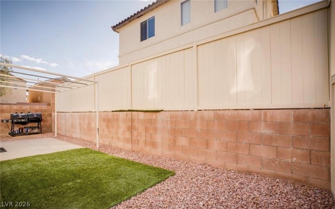 10433 Chandra Avenue Property Photo 14