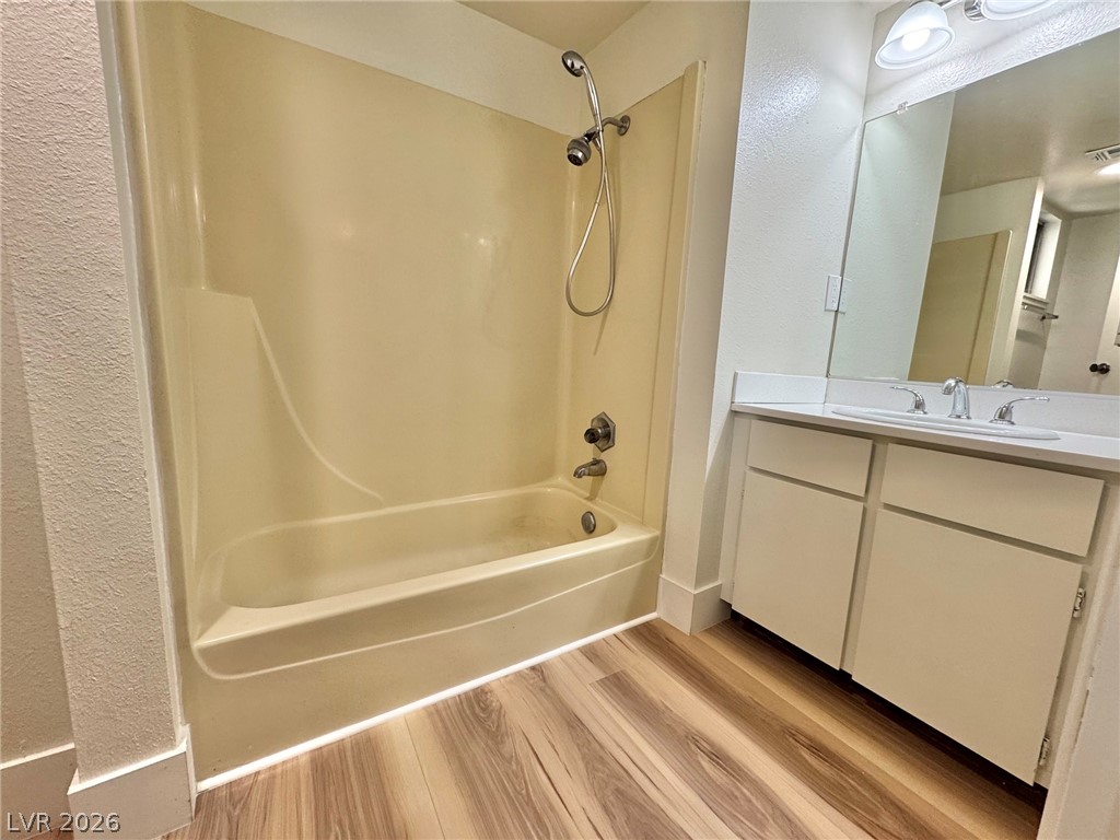 5012 Newport Cove Drive B Property Photo 17