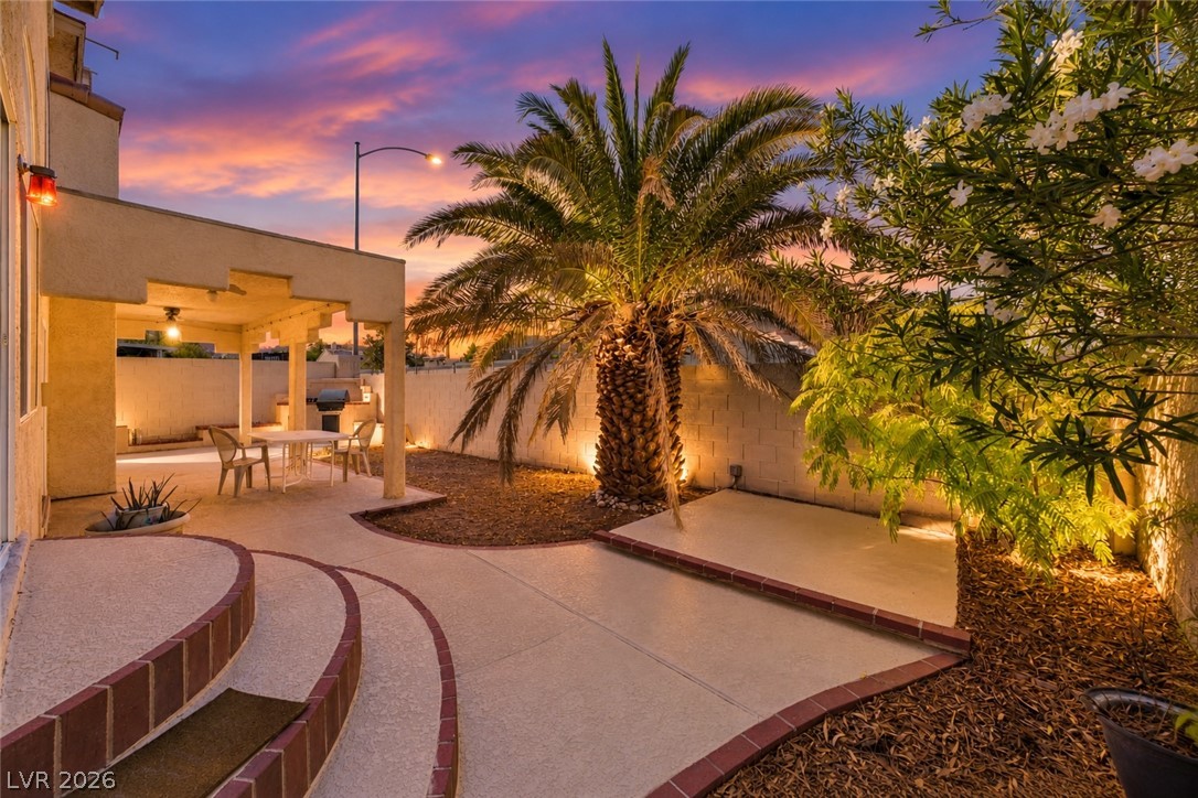 8838 Dove Cove Drive Property Photo 2