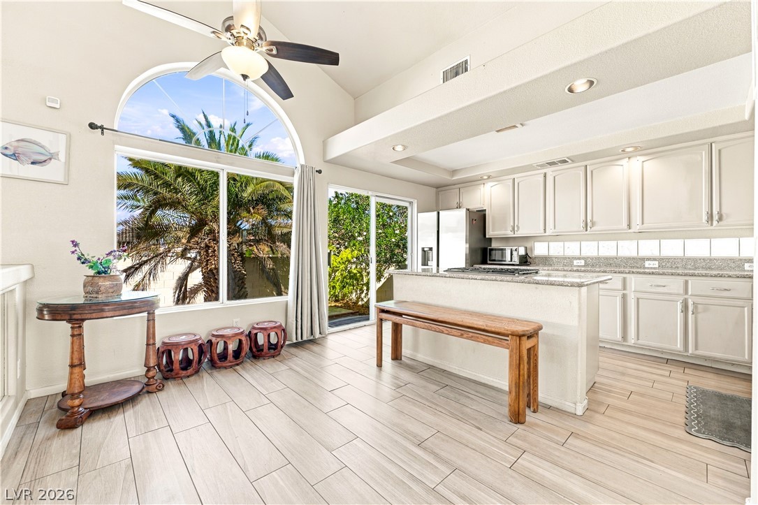 8838 Dove Cove Drive Property Photo 8