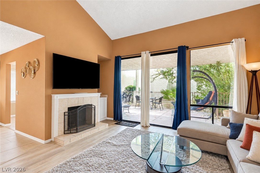2451 Domingo Street Property Photo 5