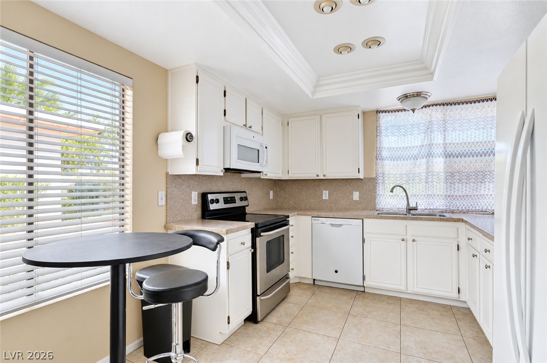 2451 Domingo Street Property Photo 8