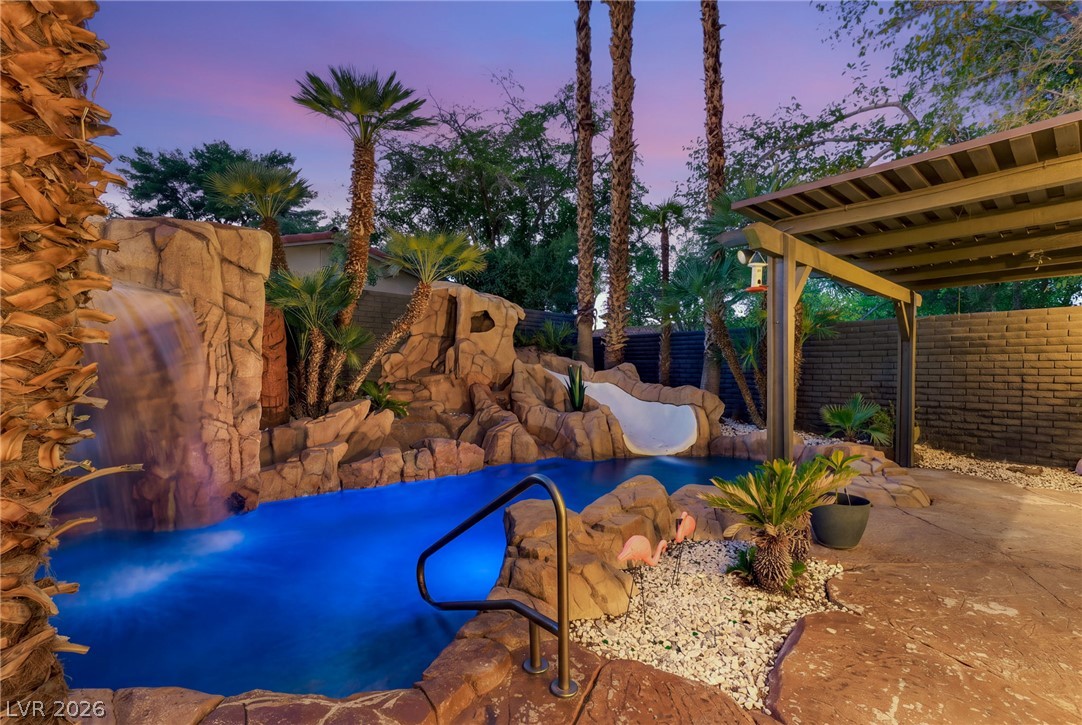 2100 Plaza Del Dios Property Photo 38