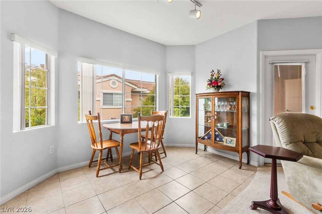 830 Carnegie Street 623 Property Photo 16