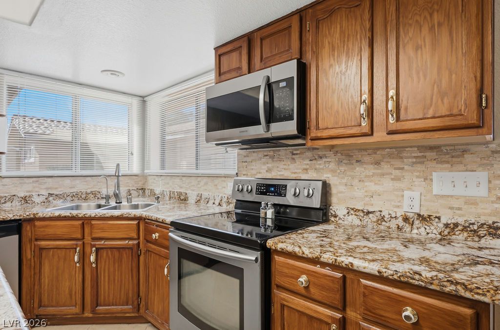 4885 North Miller Lane Property Photo 15
