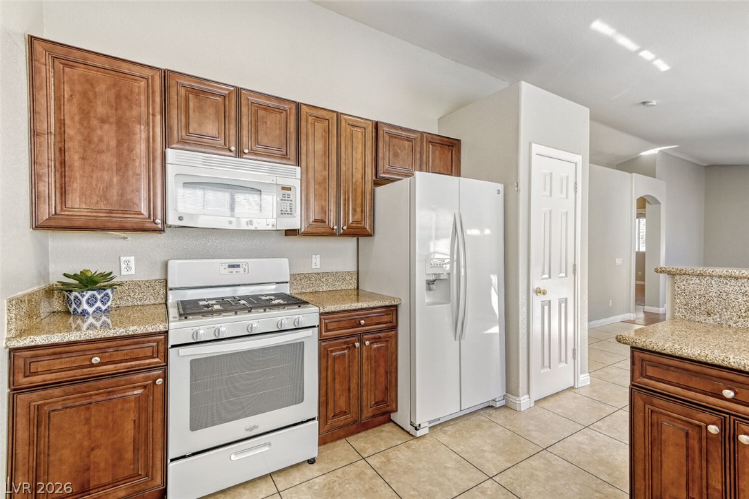 2146 Sunset Vista Avenue Property Photo 5