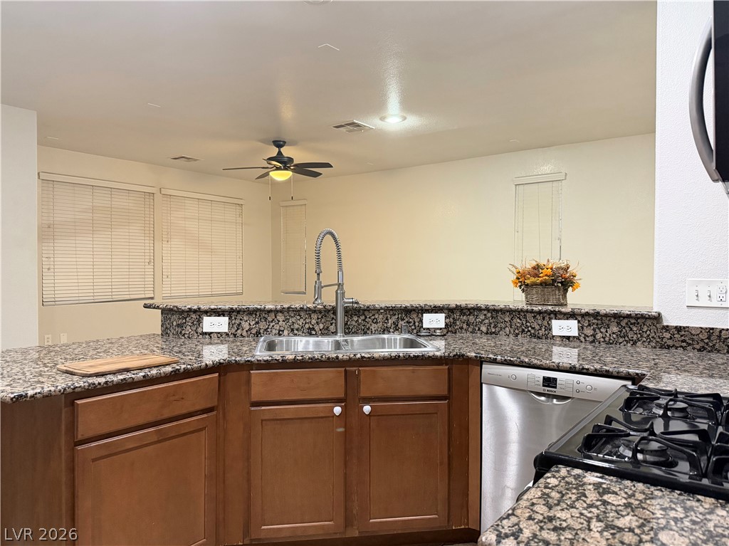 9723 Aleutian Street Property Photo 6
