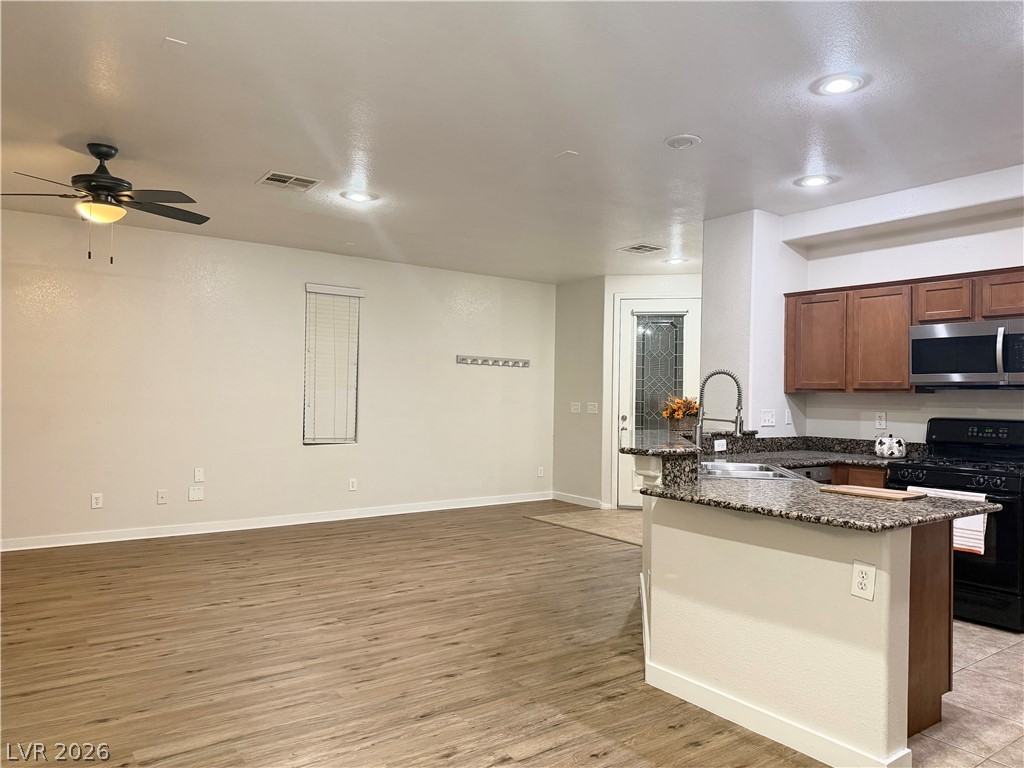9723 Aleutian Street Property Photo 14