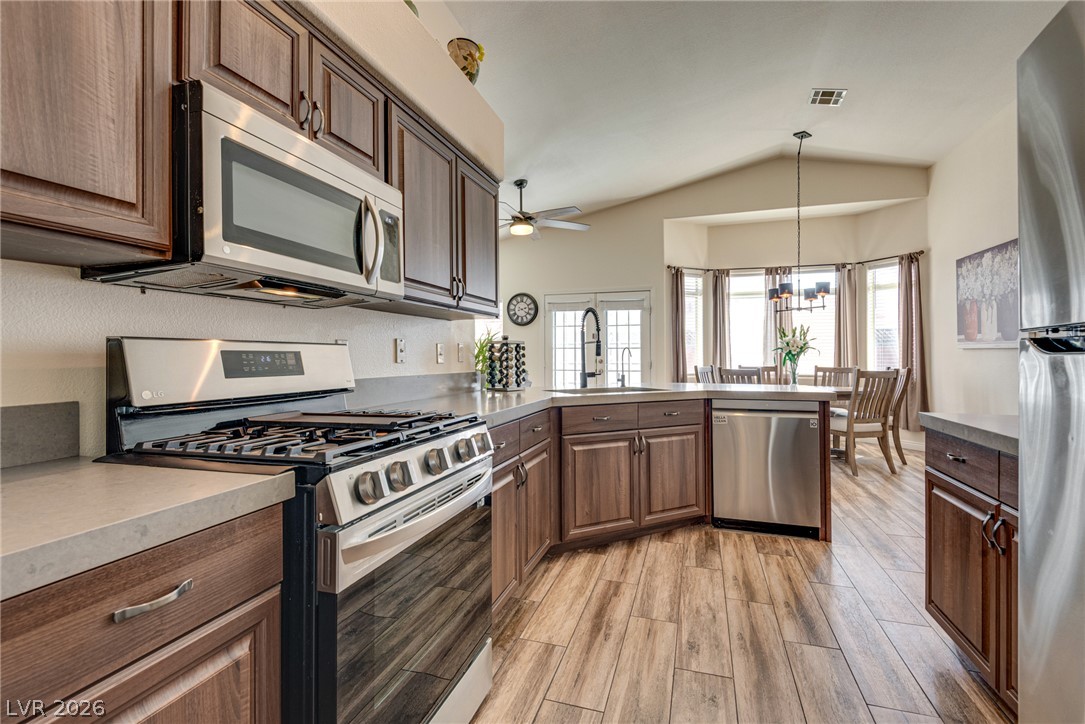 7229 Chic Avenue Property Photo 7