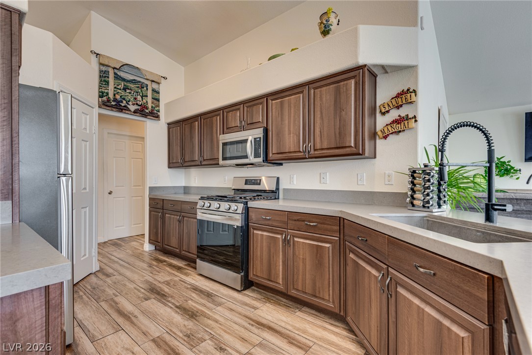 7229 Chic Avenue Property Photo 8