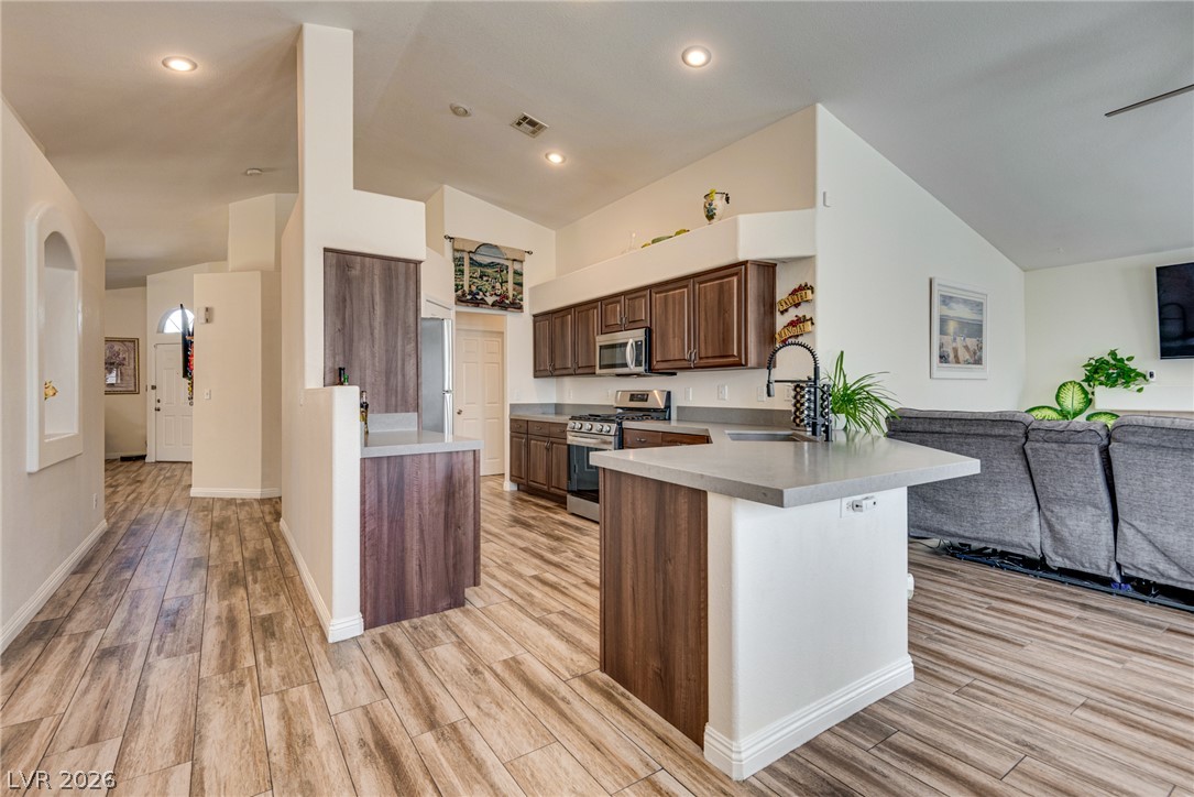 7229 Chic Avenue Property Photo 11