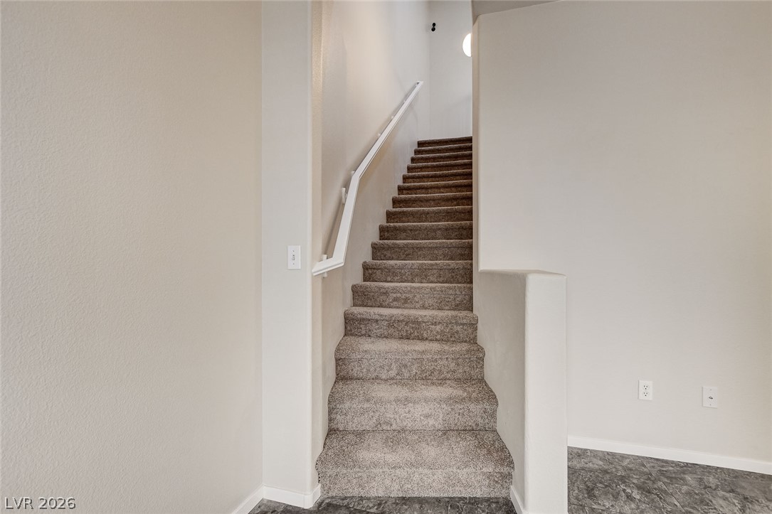 1302 Dusty Creek Street Property Photo 24