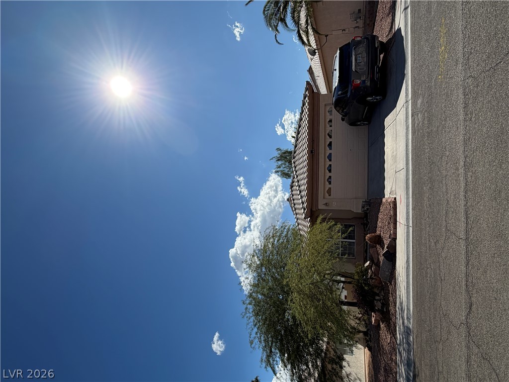 8421 Bay Crest Drive Property Photo 1