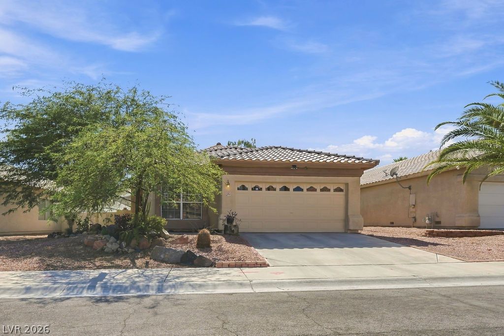 8421 Bay Crest Drive Property Photo 1