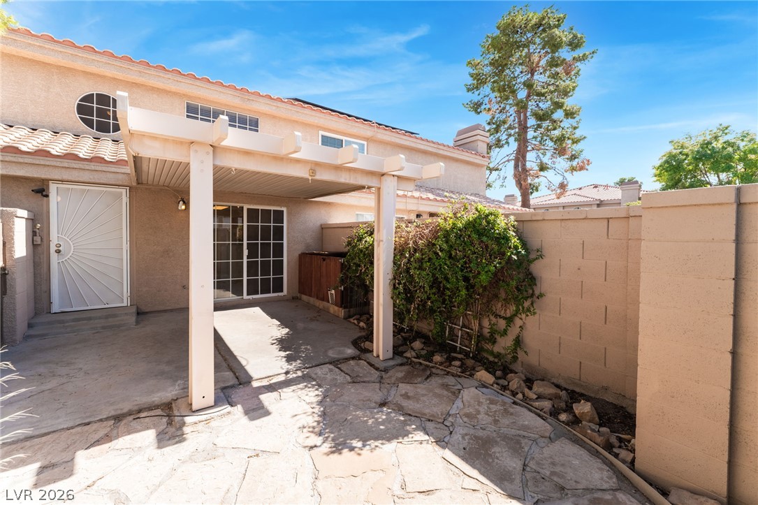 2841 Floral Peak Drive Property Photo 7