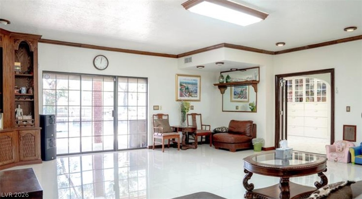 3265 Rosanna Street Property Photo 15