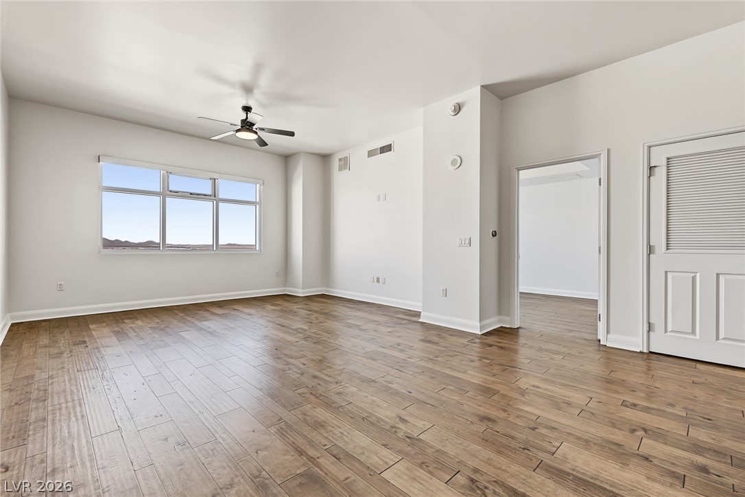 150 Las Vegas Boulevard 2303 Property Photo 4