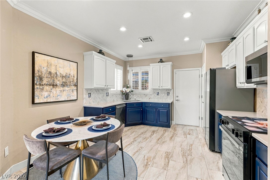 2425 Gamma Ray Place Property Photo 13