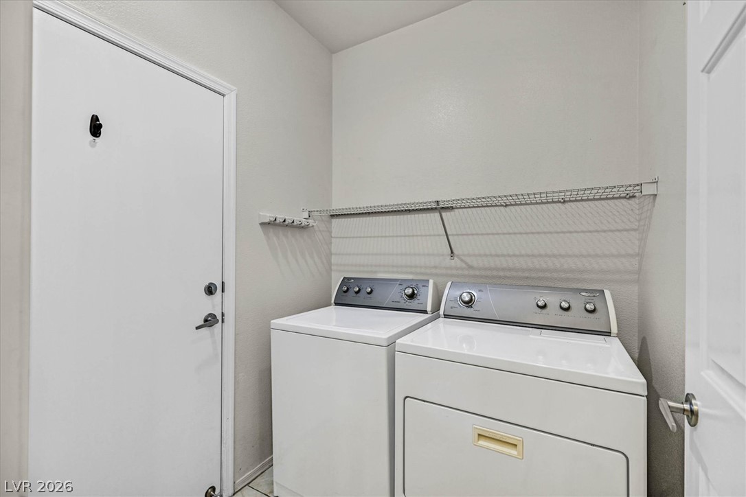 2223 Twin Falls Drive Property Photo 7