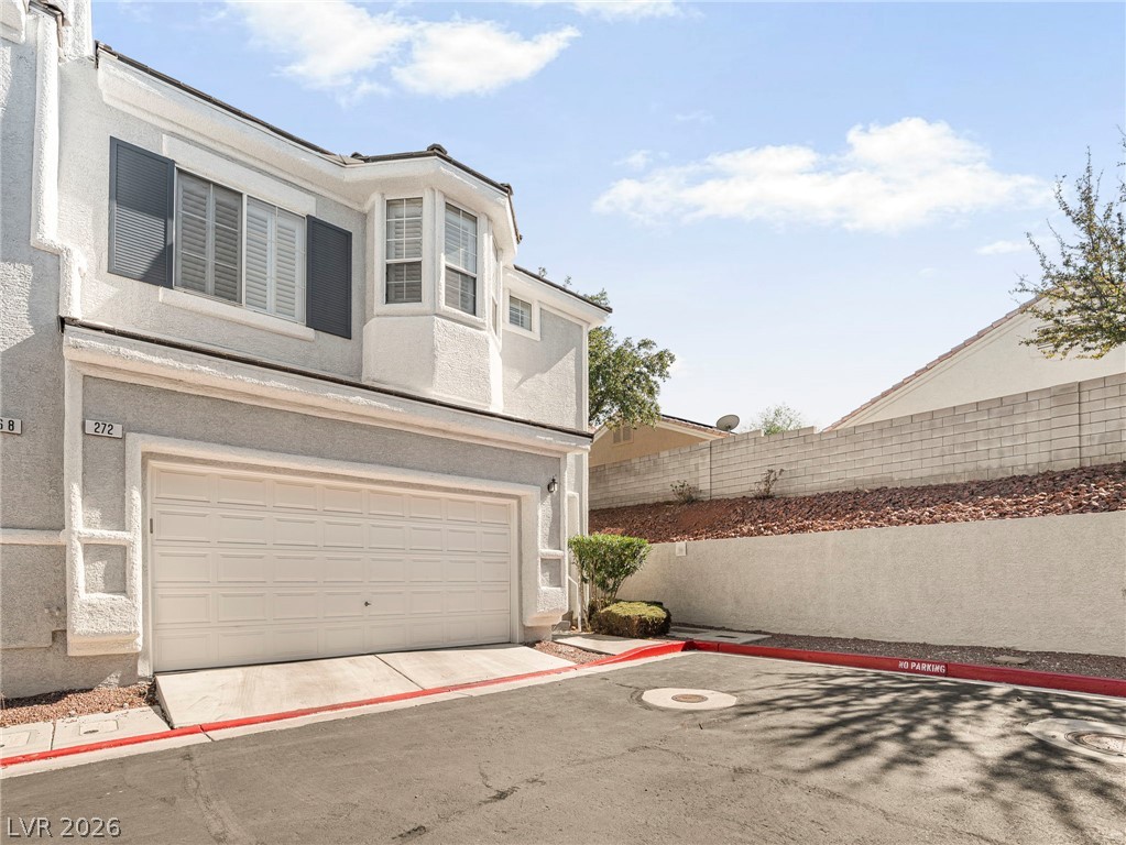 272 Fortifying Crest Court Property Photo 2
