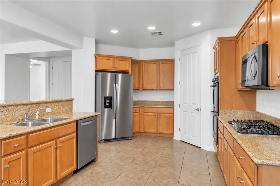 113 Peak Villa Avenue Property Photo 4
