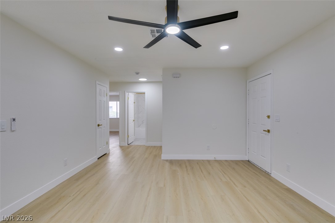 5576 West Rochelle Avenue 25b Property Photo 9