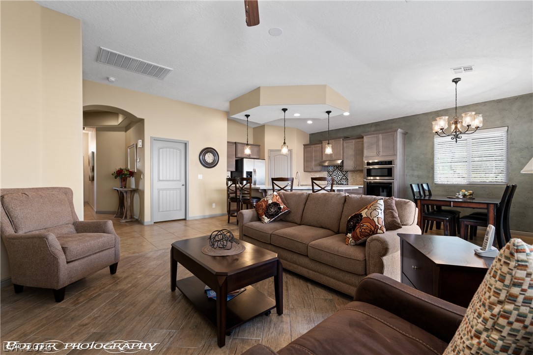 603 Coventry Lane Property Photo 28