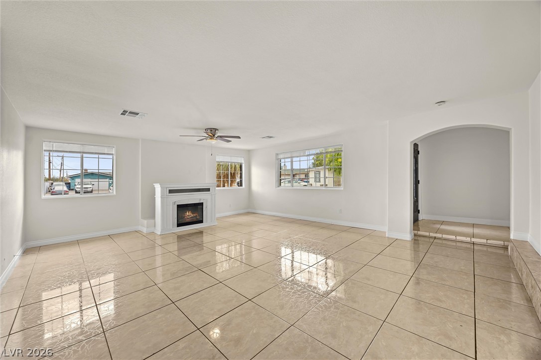 4122 Parkwood Circle Property Photo 4