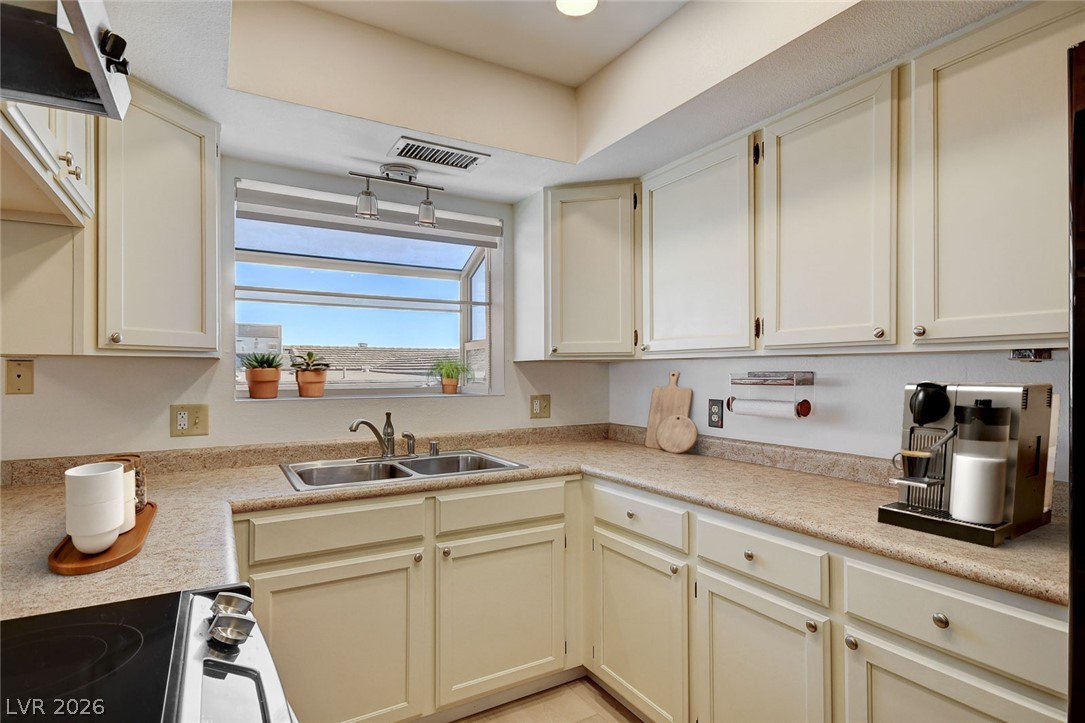 856 Marina Property Photo 6
