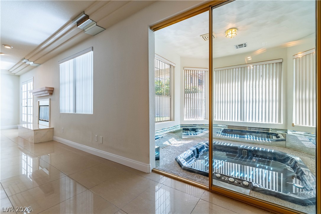 3013 West Oakey Boulevard Property Photo 17