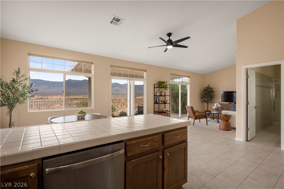 700 Aztec Circle 4a Property Photo 18