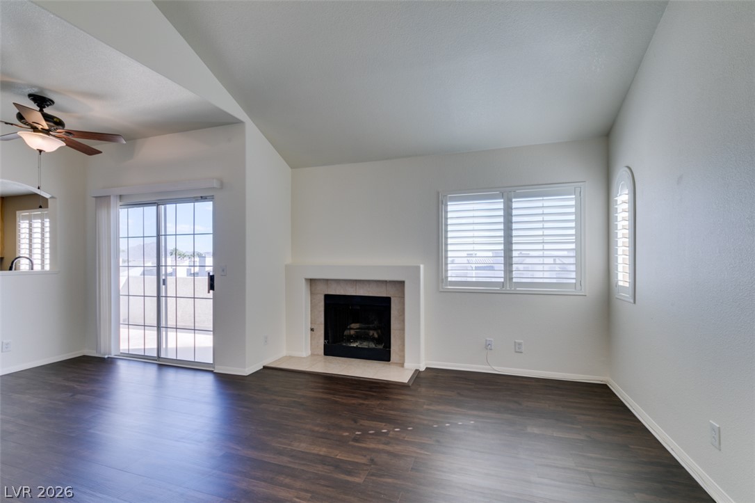 358 Seine Way 358 Property Photo 4