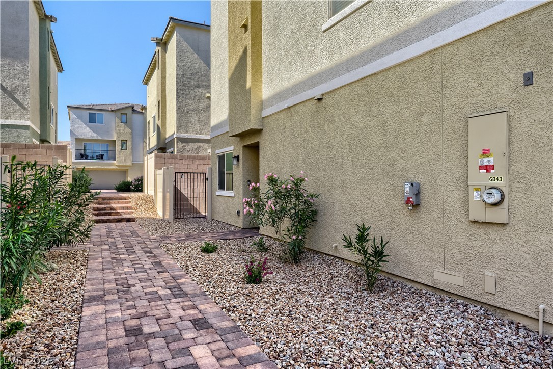 6843 Truffle Gray Street Property Photo 24