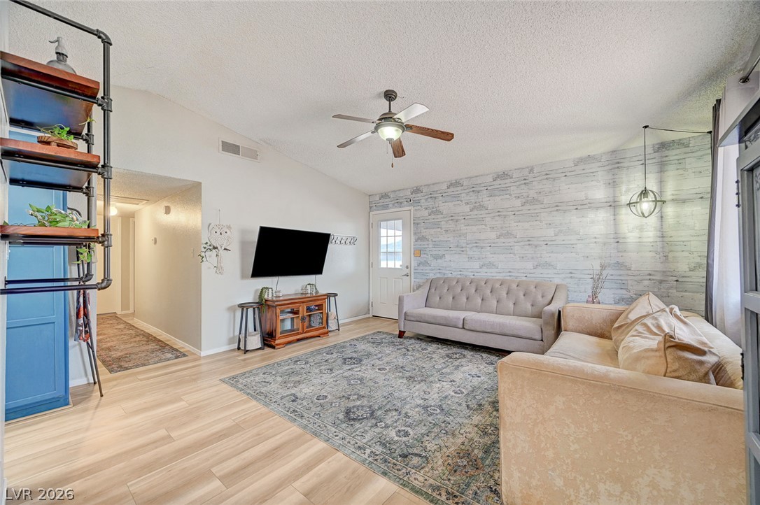 433 Bottle Brush Way Property Photo 7