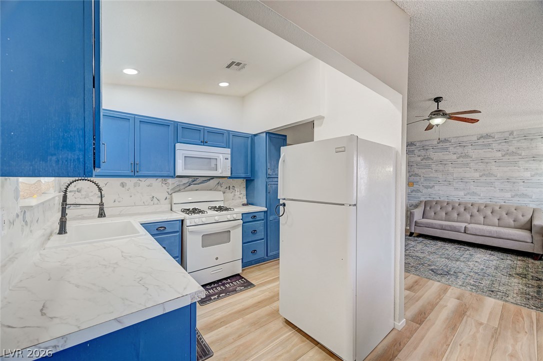 433 Bottle Brush Way Property Photo 13