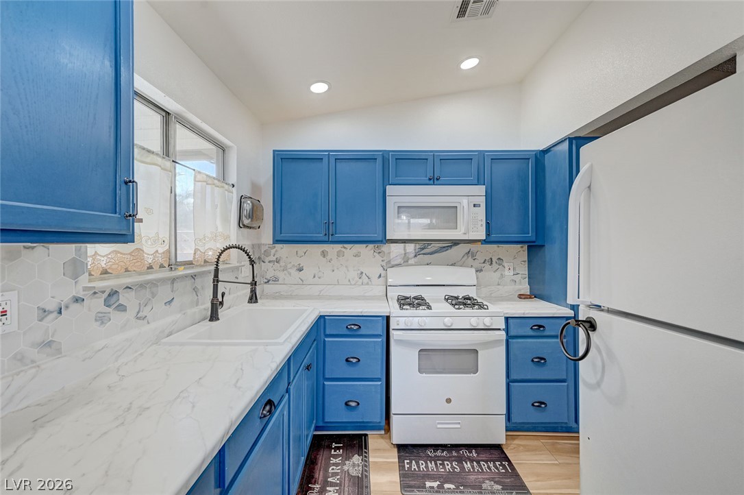 433 Bottle Brush Way Property Photo 14