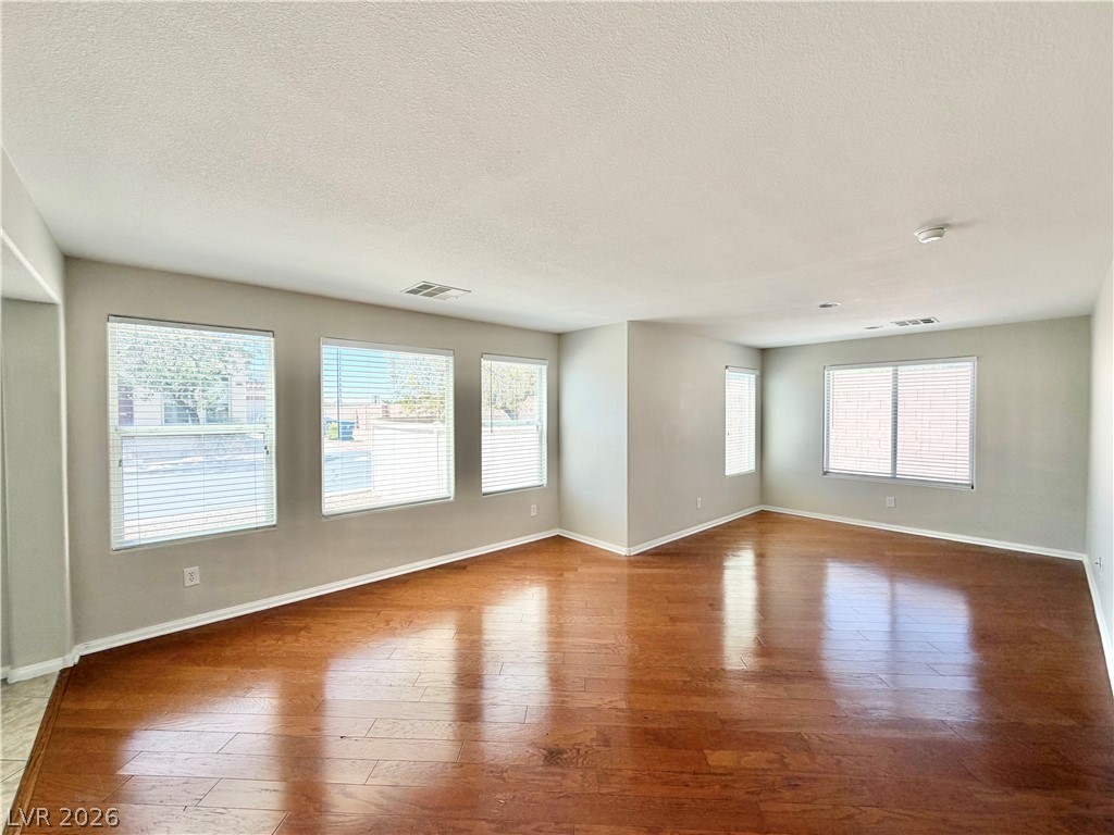 6435 Sean Creek Street Property Photo 4